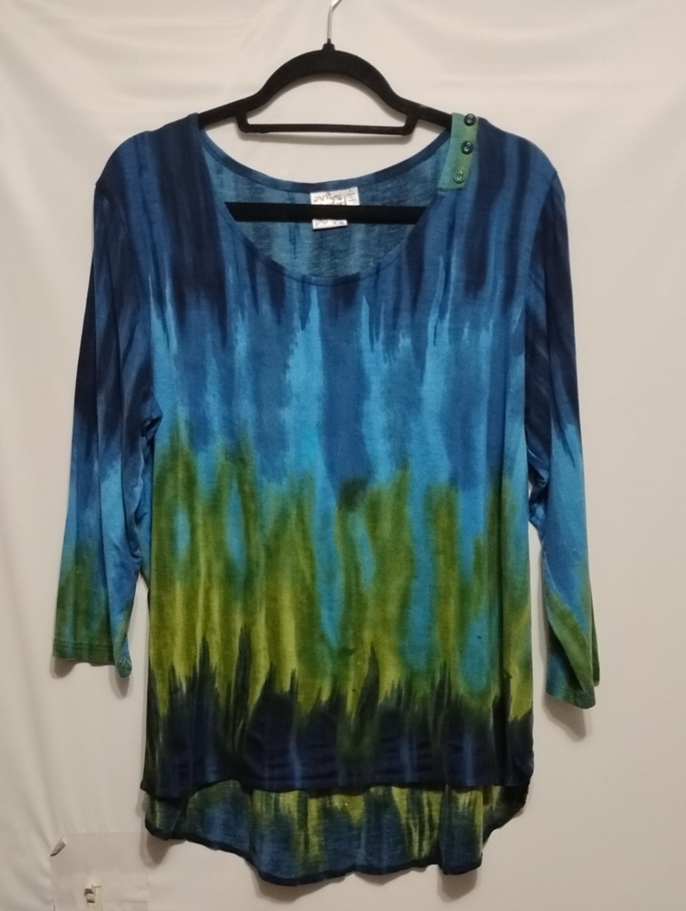 Parsley &Sage Bohemian Women’s L  Blue & Green Tie-Dye Scoop Neck Top